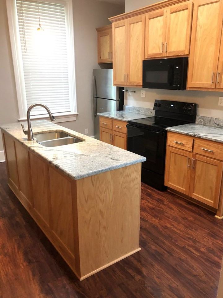 806 N Broadway St - Photo 6 of 22