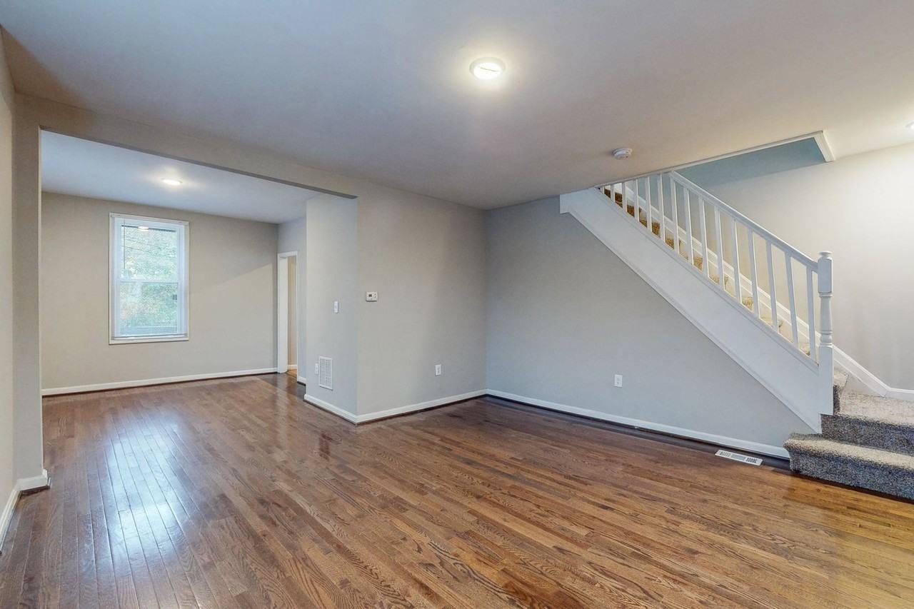 4919 Midwood Avenue - Photo 3 of 47