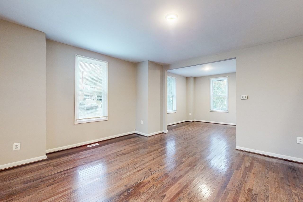 4919 Midwood Avenue - Photo 4 of 47