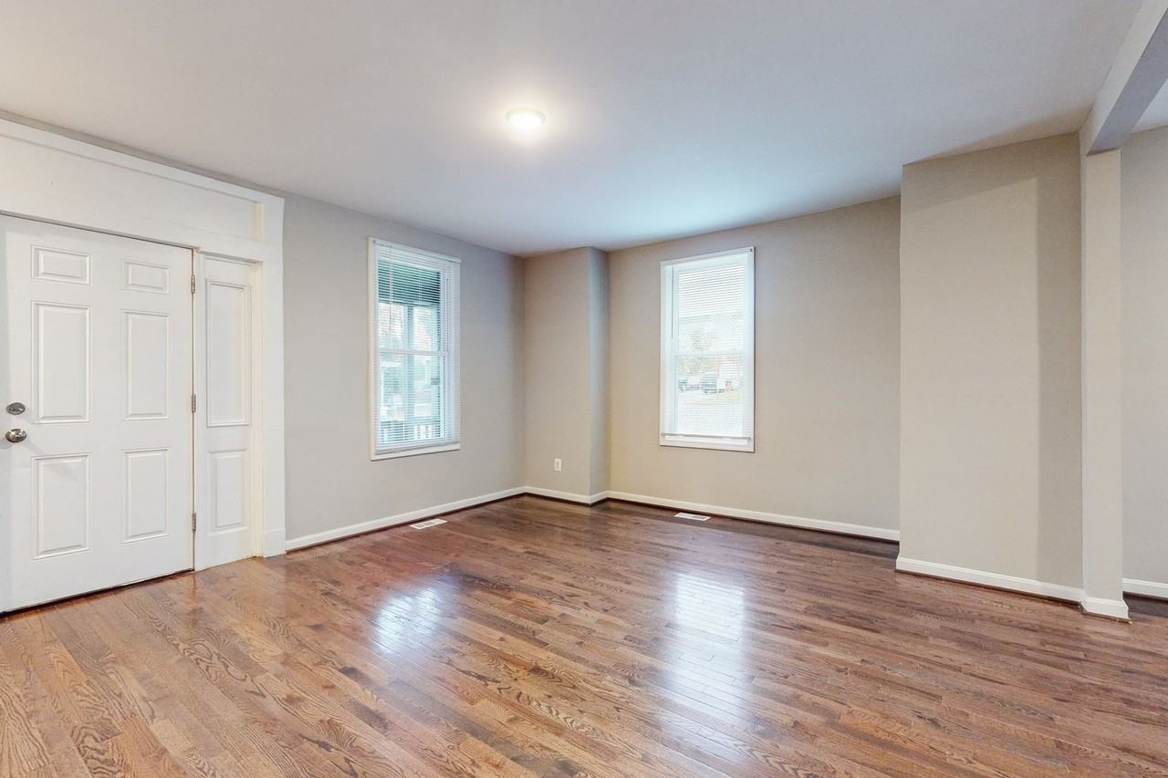 4919 Midwood Avenue - Photo 6 of 47