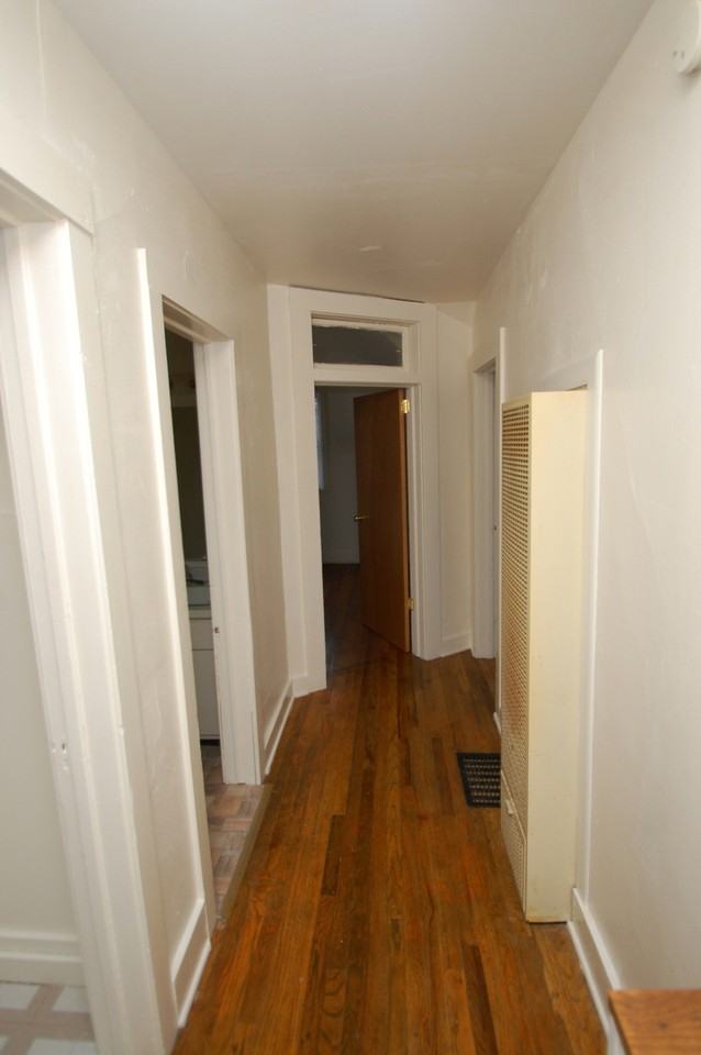 212 1/2 E Washington St - Photo 2 of 9
