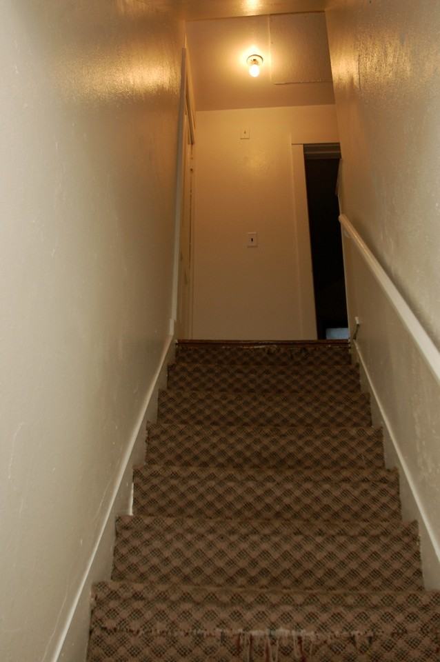 212 1/2 E Washington St - Photo 5 of 9
