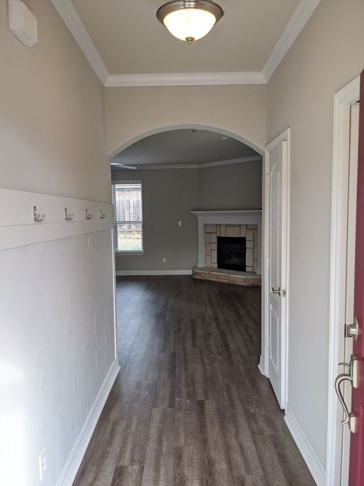 5805 Thompson Pl - Photo 2 of 36