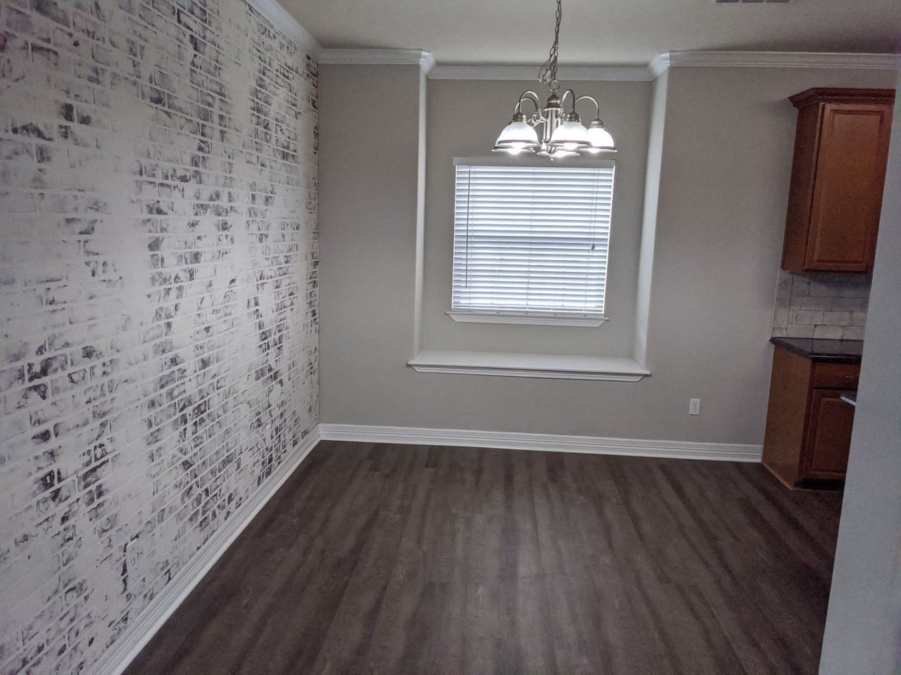 5805 Thompson Pl - Photo 5 of 36