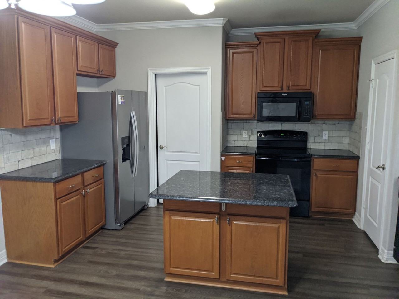 5805 Thompson Pl - Photo 7 of 36