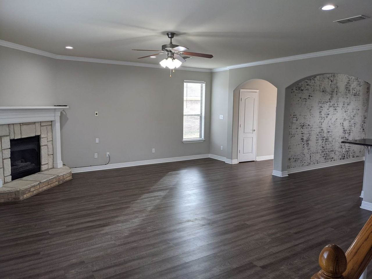 5805 Thompson Pl - Photo 4 of 36