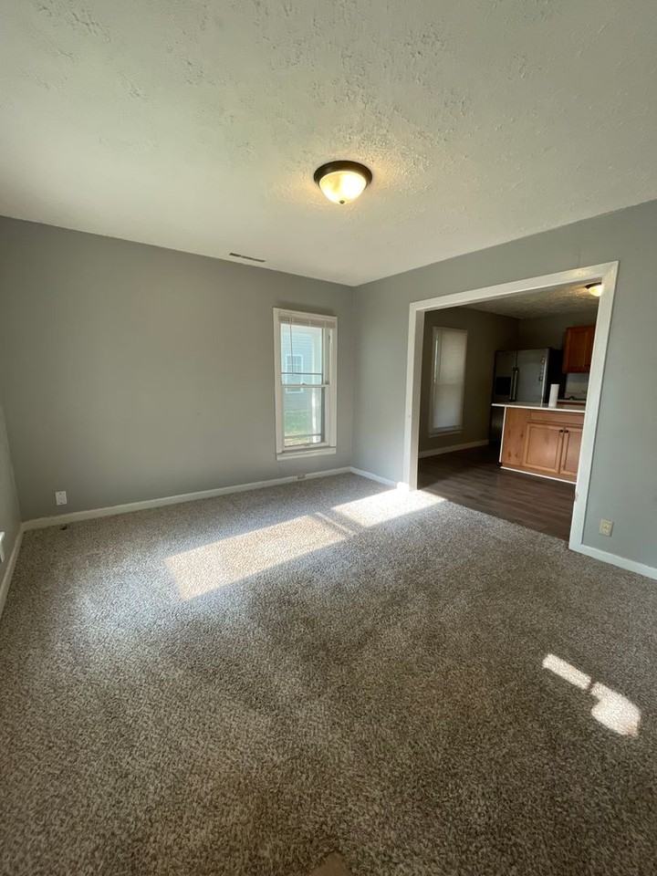 717 East St - Photo 2 of 21