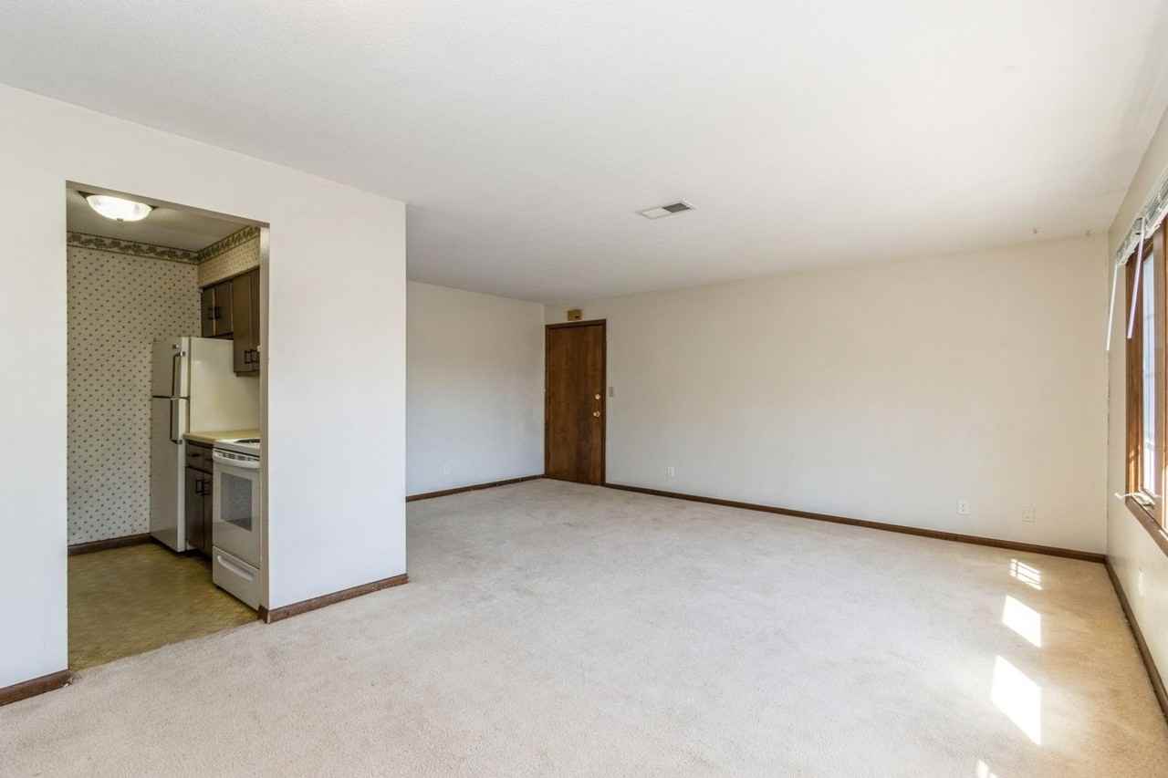 147 20th Avenue SW - Photo 4 of 17