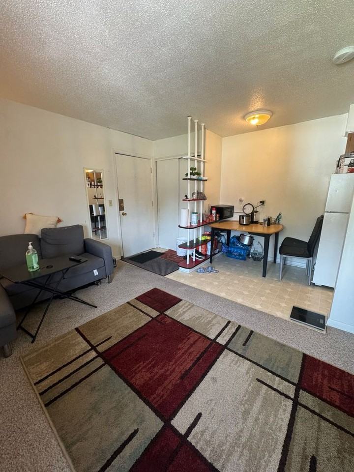 1 Bedroom 1 Bathroom Apartments Near Coral Ridge Mall - Photo 2 of 6