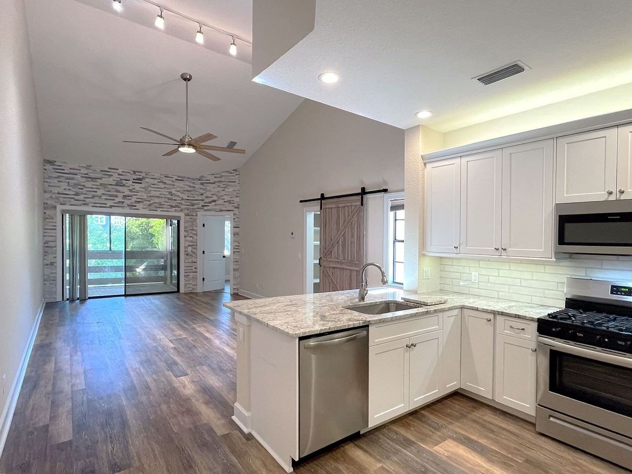 1712 Garden Lake Dr - Photo 7 of 22