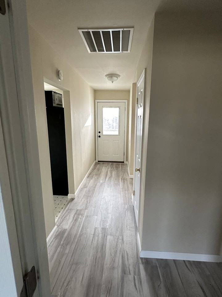 320 W 5th St #NA - Photo 2 of 10