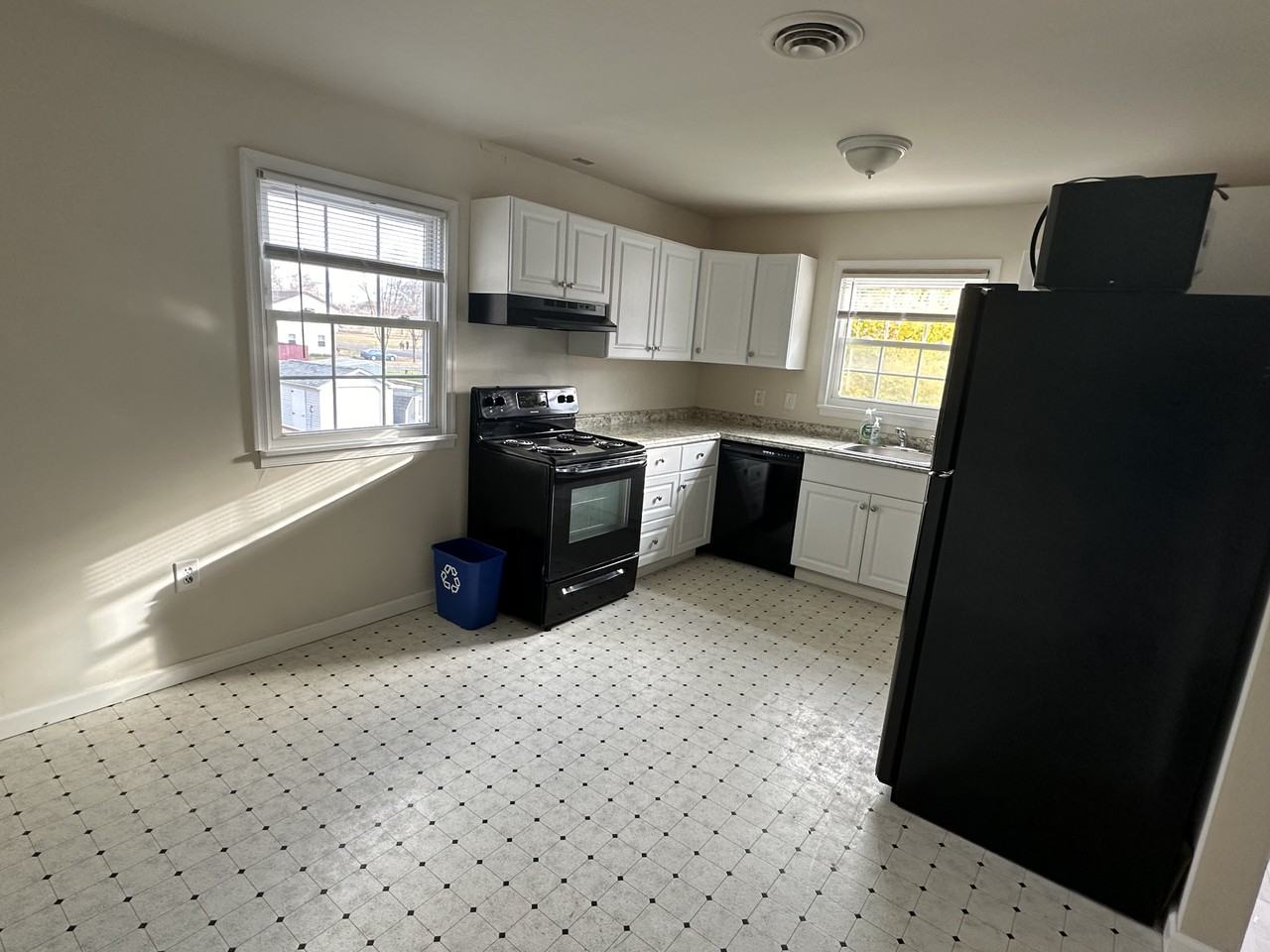 320 W 5th St #NA - Photo 3 of 10