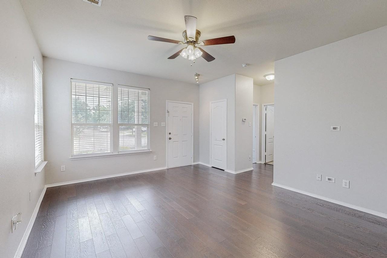 1901 Prospect Ln #NA - Photo 3 of 20