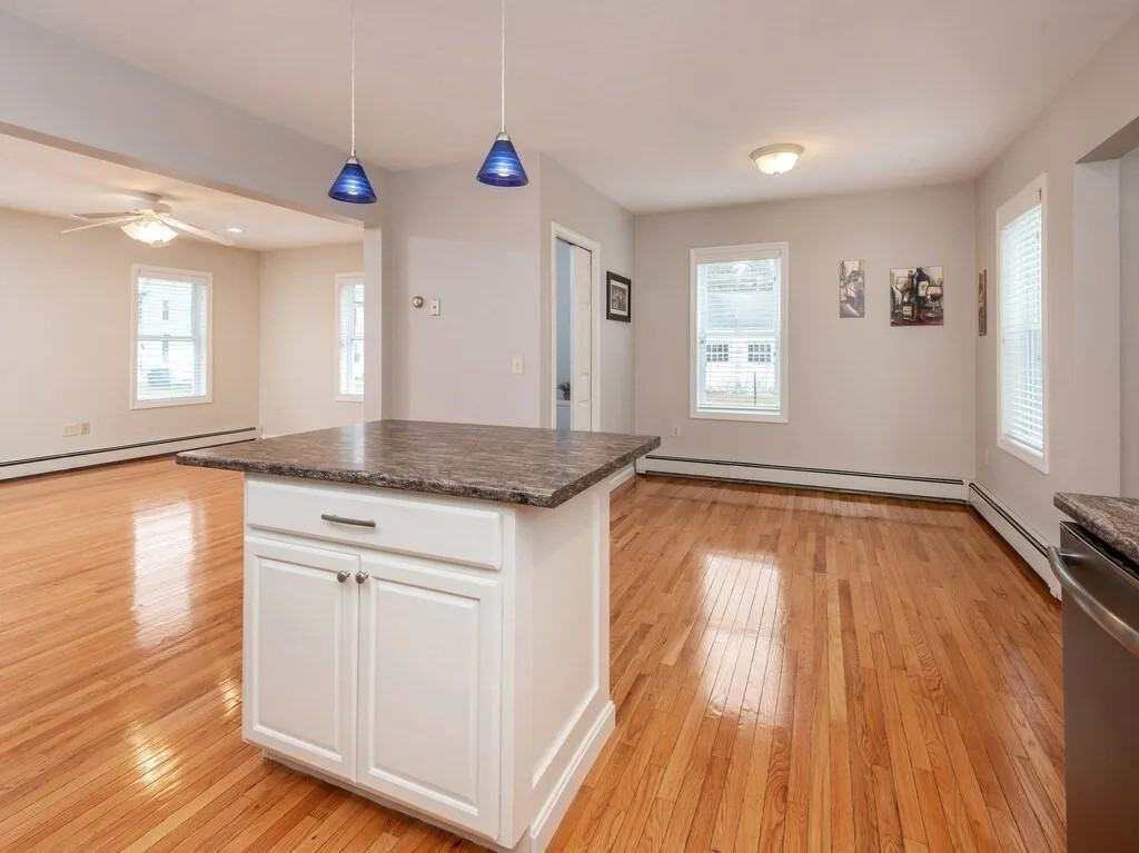 4 English Row - Photo 3 of 30