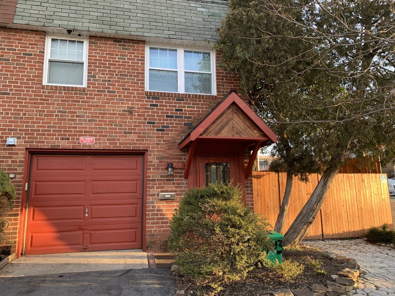 703 Dixon St #NA - Photo 2 of 50