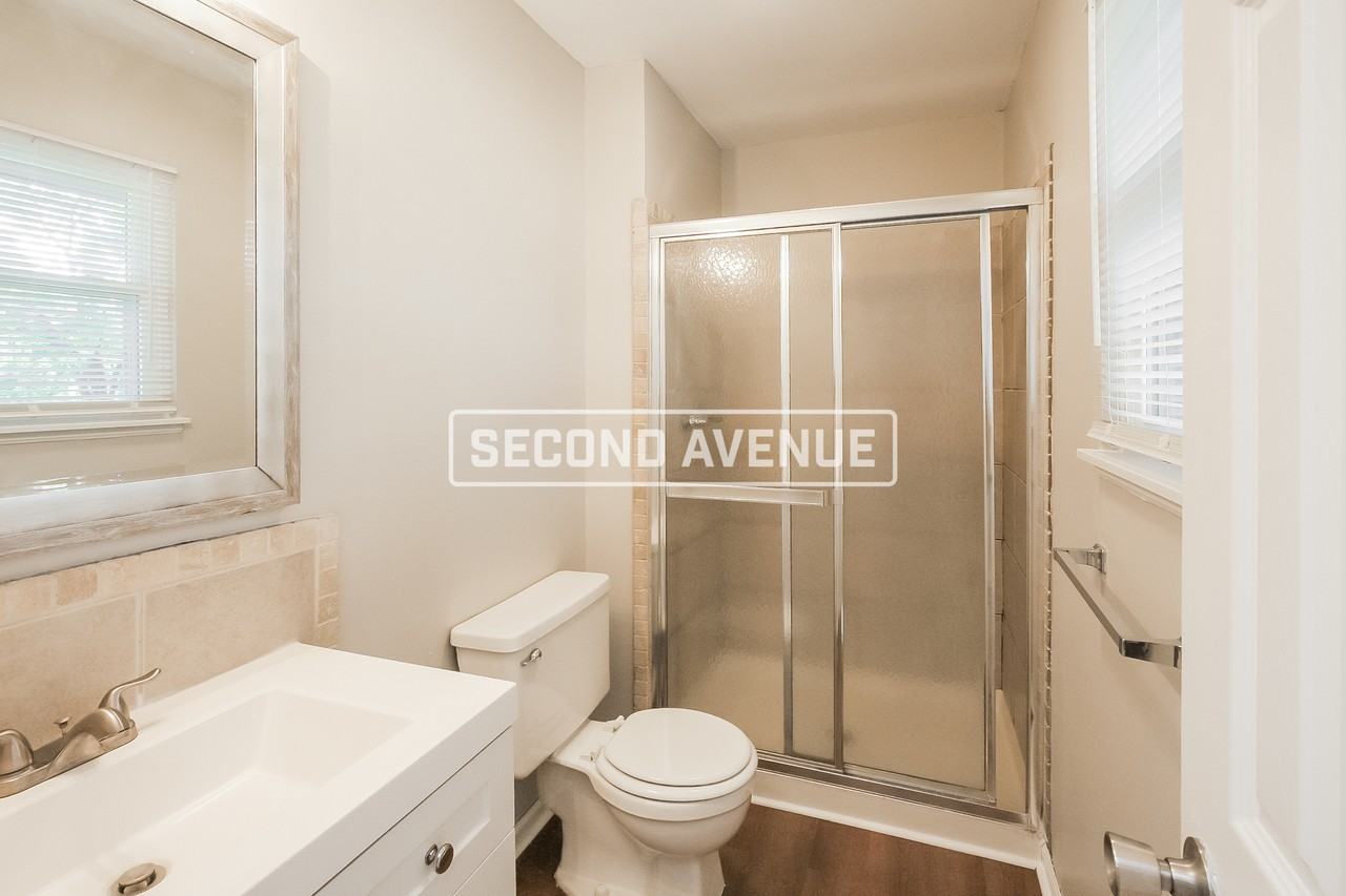 11032 N Harrison St - Photo 7 of 21