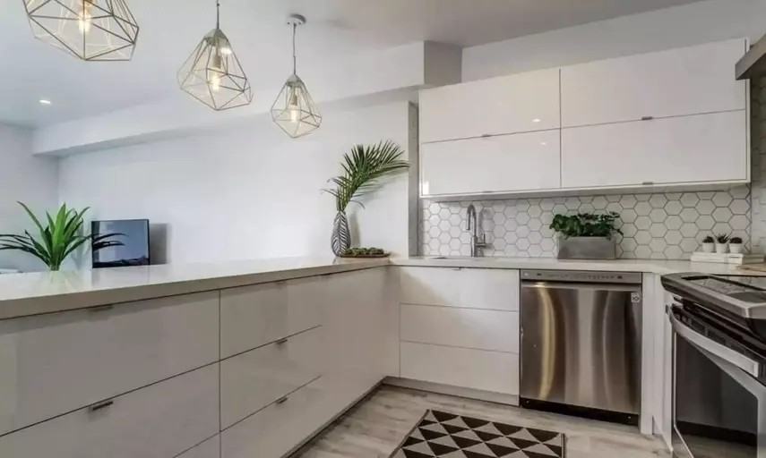 6 Florence Cres #2ndFL - Photo 2 of 12