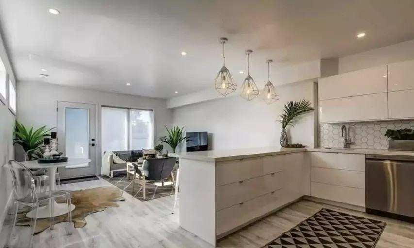 6 Florence Cres #2ndFL - Photo 3 of 12