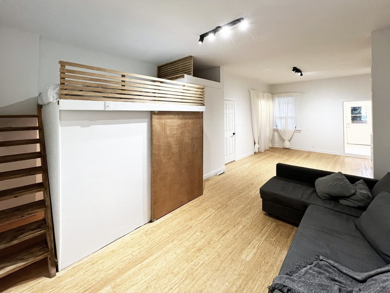 2088 Dundas Street West - Photo 2 of 12