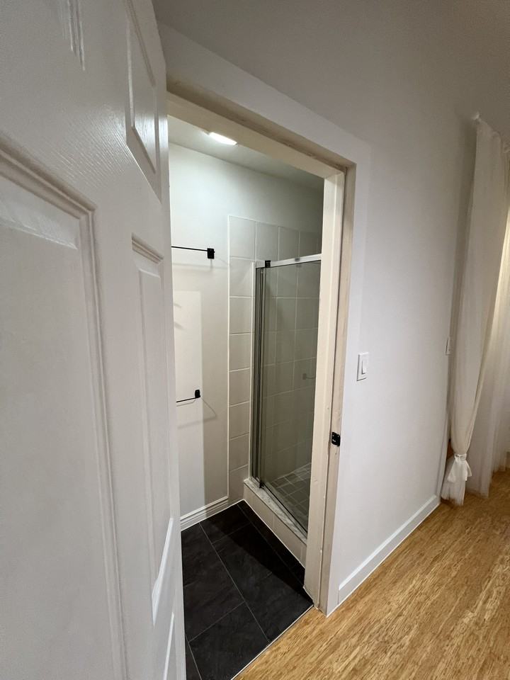 2088 Dundas Street West - Photo 7 of 12