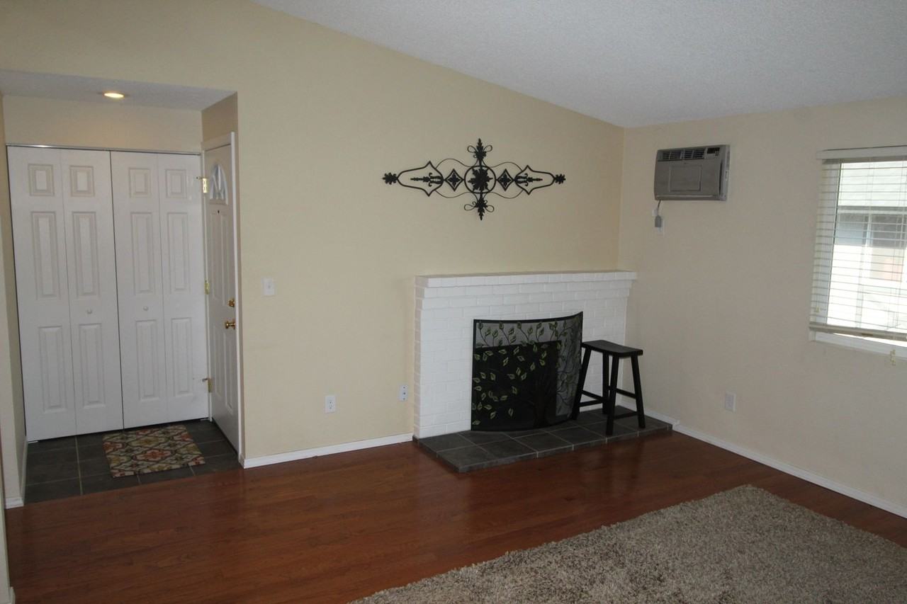 108 E Weile Ave - Photo 2 of 11