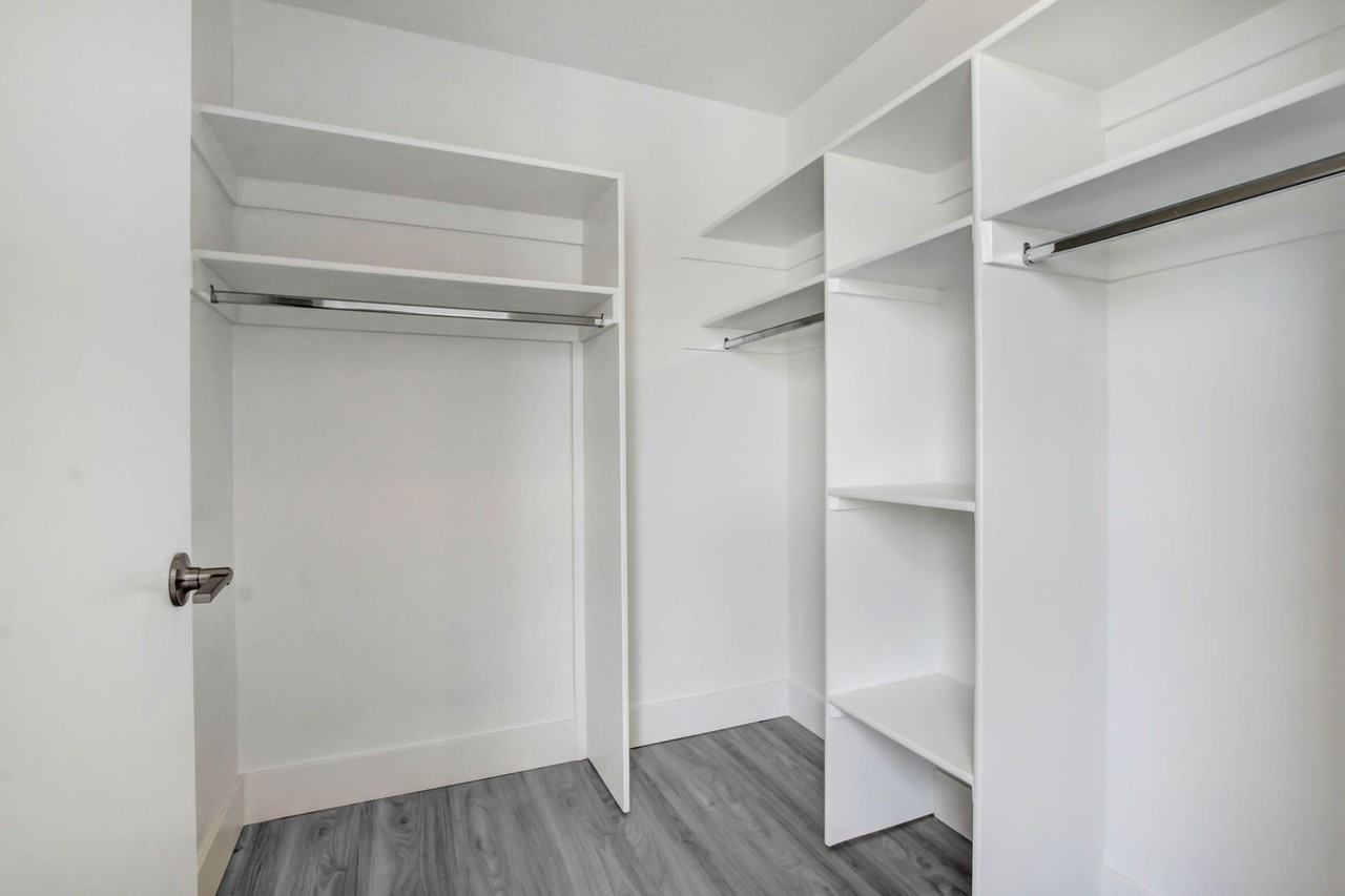 Vanowen48 - Photo 5 of 33