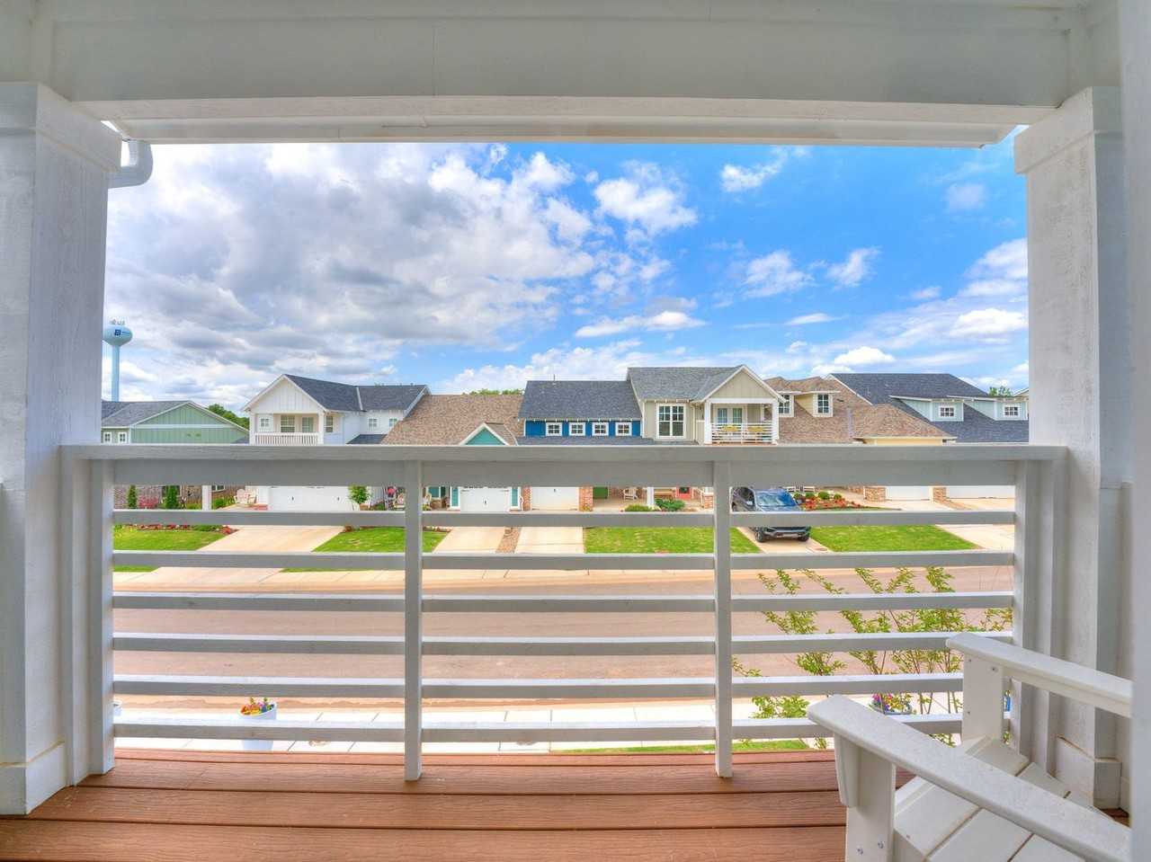 628 Harbor Town Dr - Photo 7 of 50