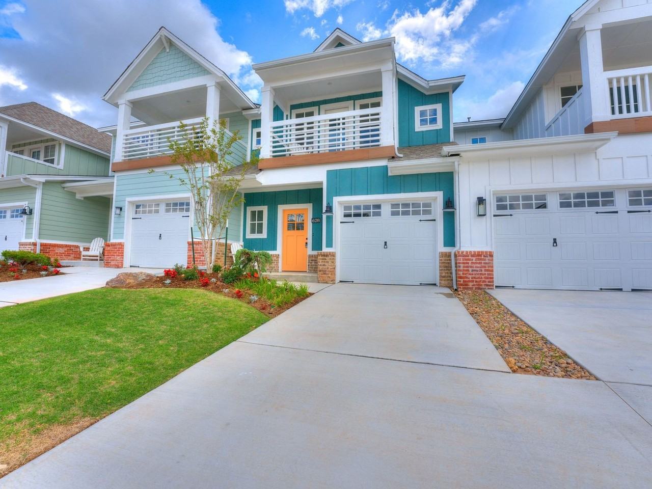 628 Harbor Town Dr - Photo 5 of 50