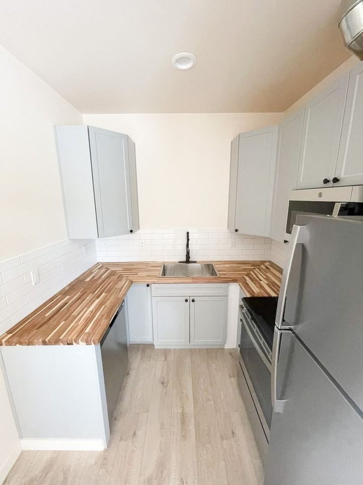 1209 Carlyle Street A-B-C-D - Photo 2 of 19