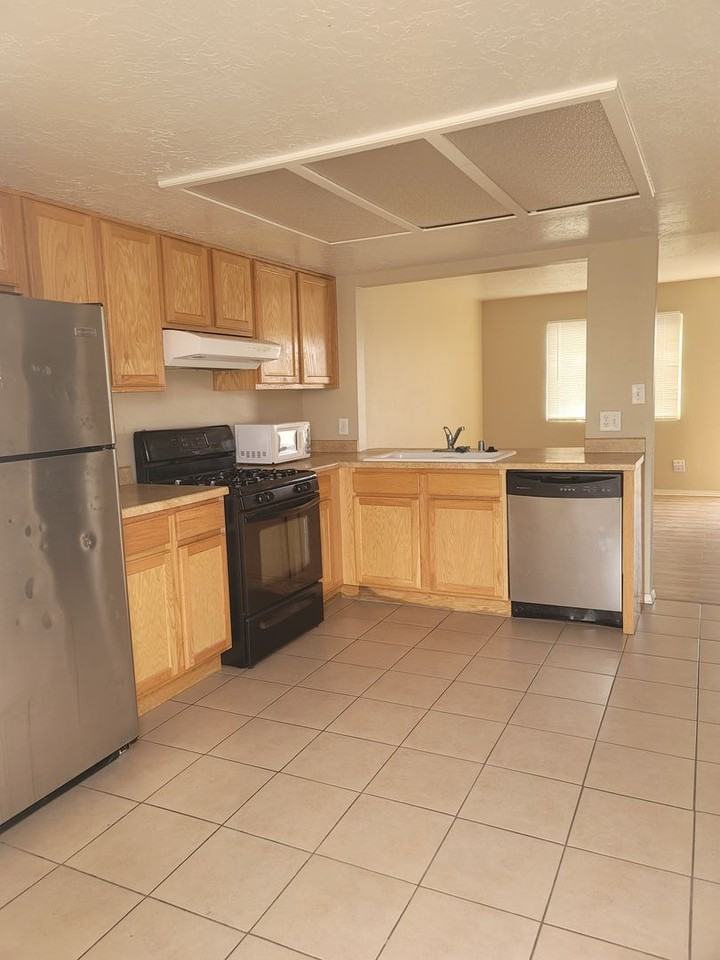 88 Parque De Oeste - Photo 2 of 12