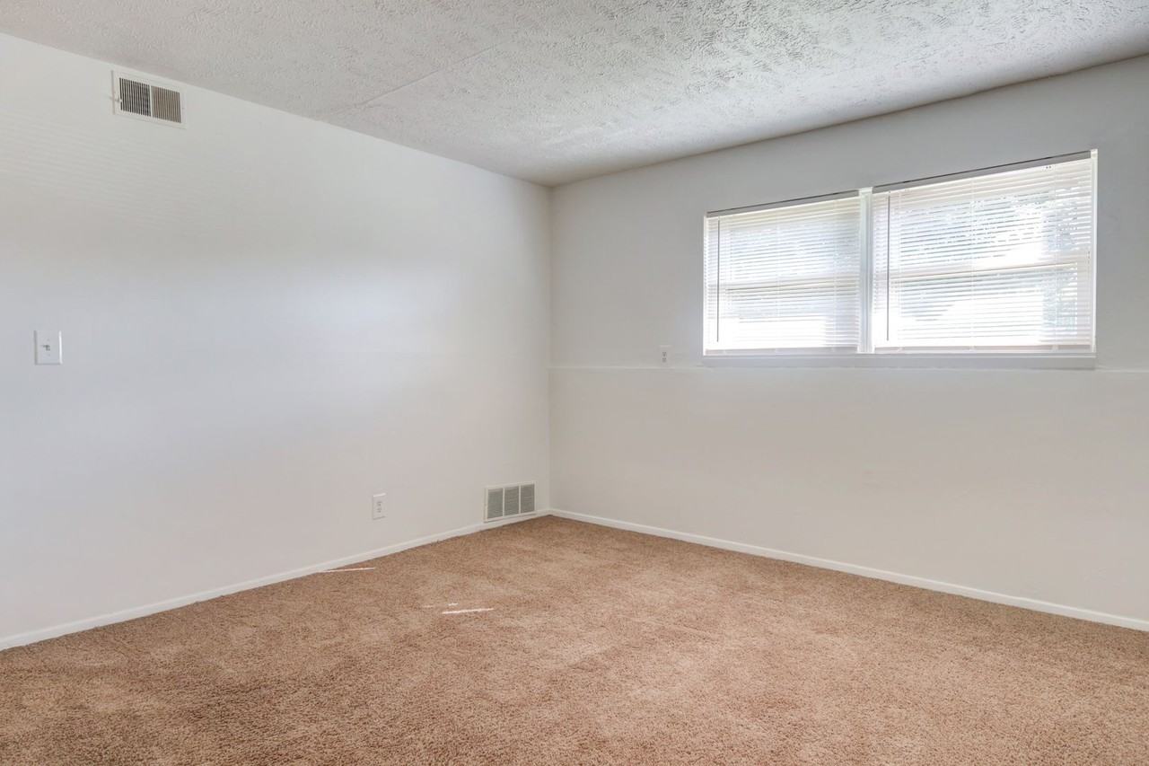 Lakewood Terrace - Photo 3 of 25