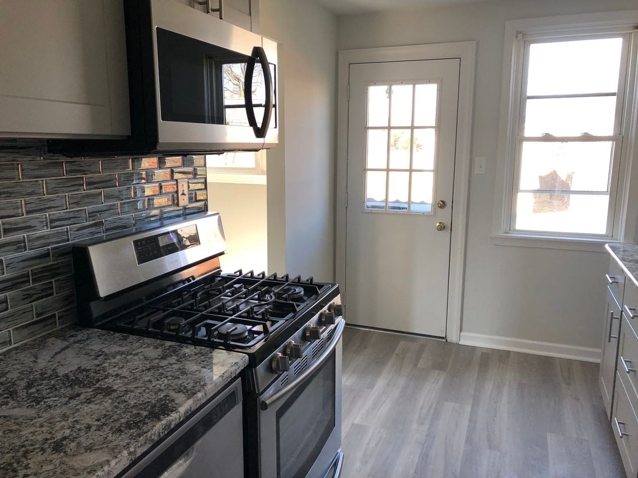 357 Holland St - Photo 6 of 28