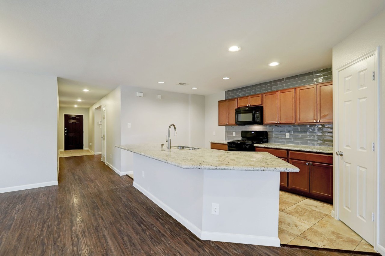 22418 Bellwick Ridge Ln - Photo 6 of 15