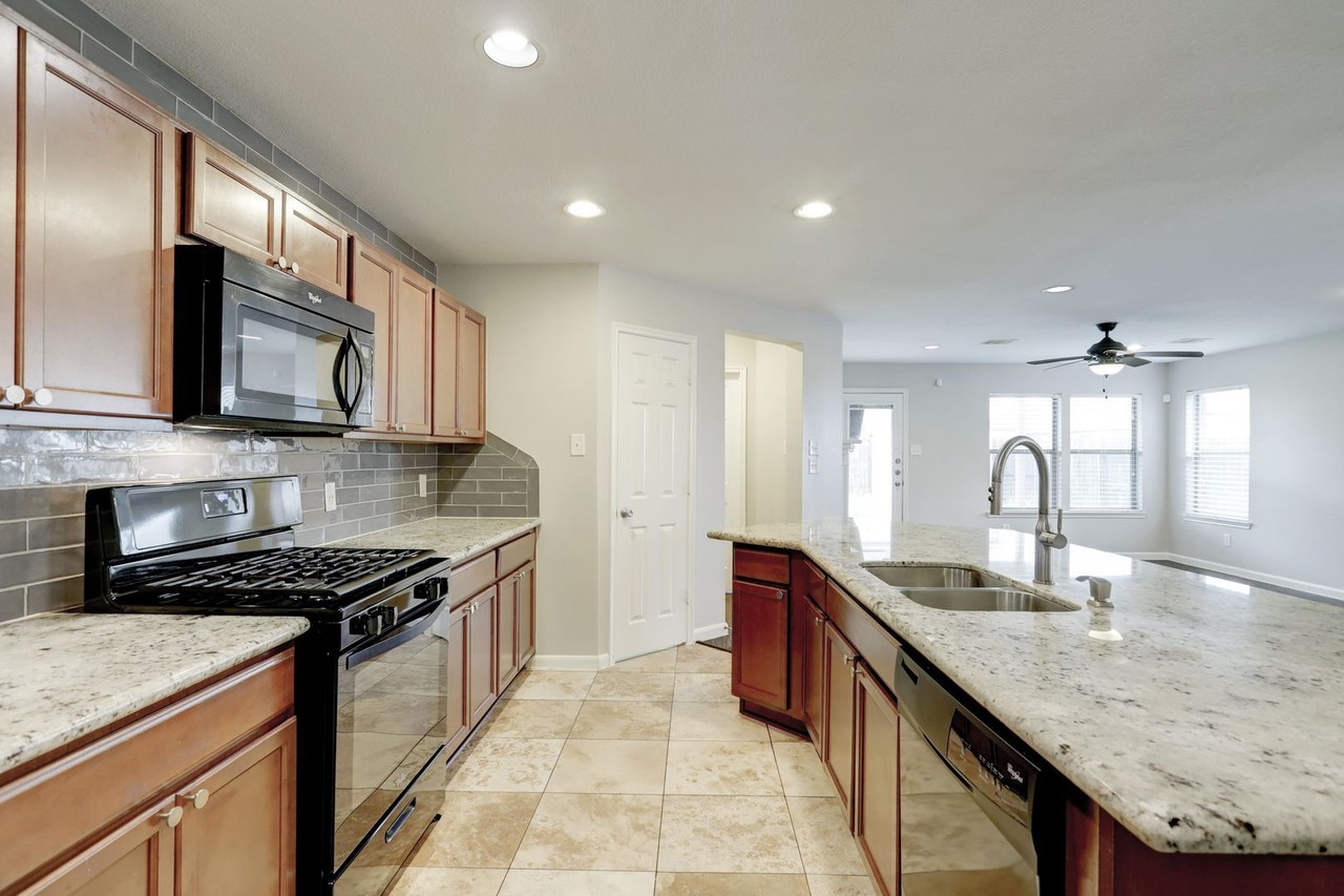 22418 Bellwick Ridge Ln - Photo 7 of 15