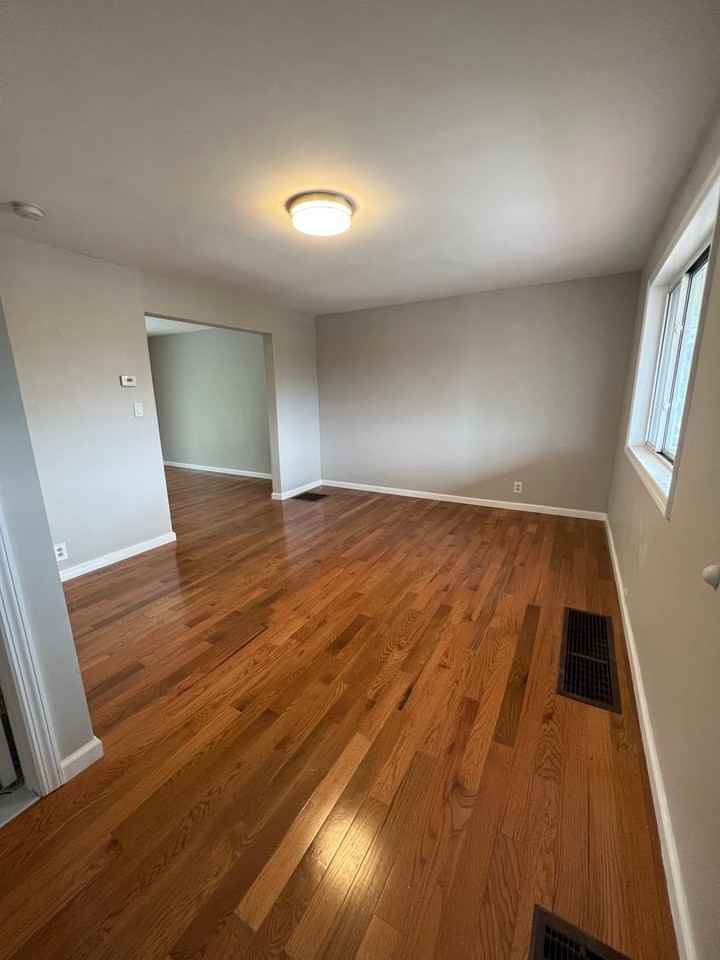 2909 Homehurst Ave - Photo 2 of 11