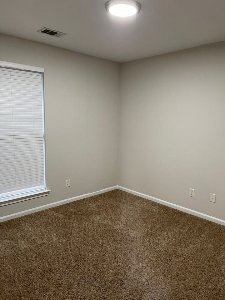 245 Shady Oak Cir - Photo 5 of 10