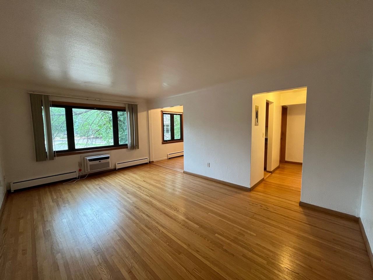 Charming 1 Bedroom next to Swede Hollow Park! - Photo 5 of 14