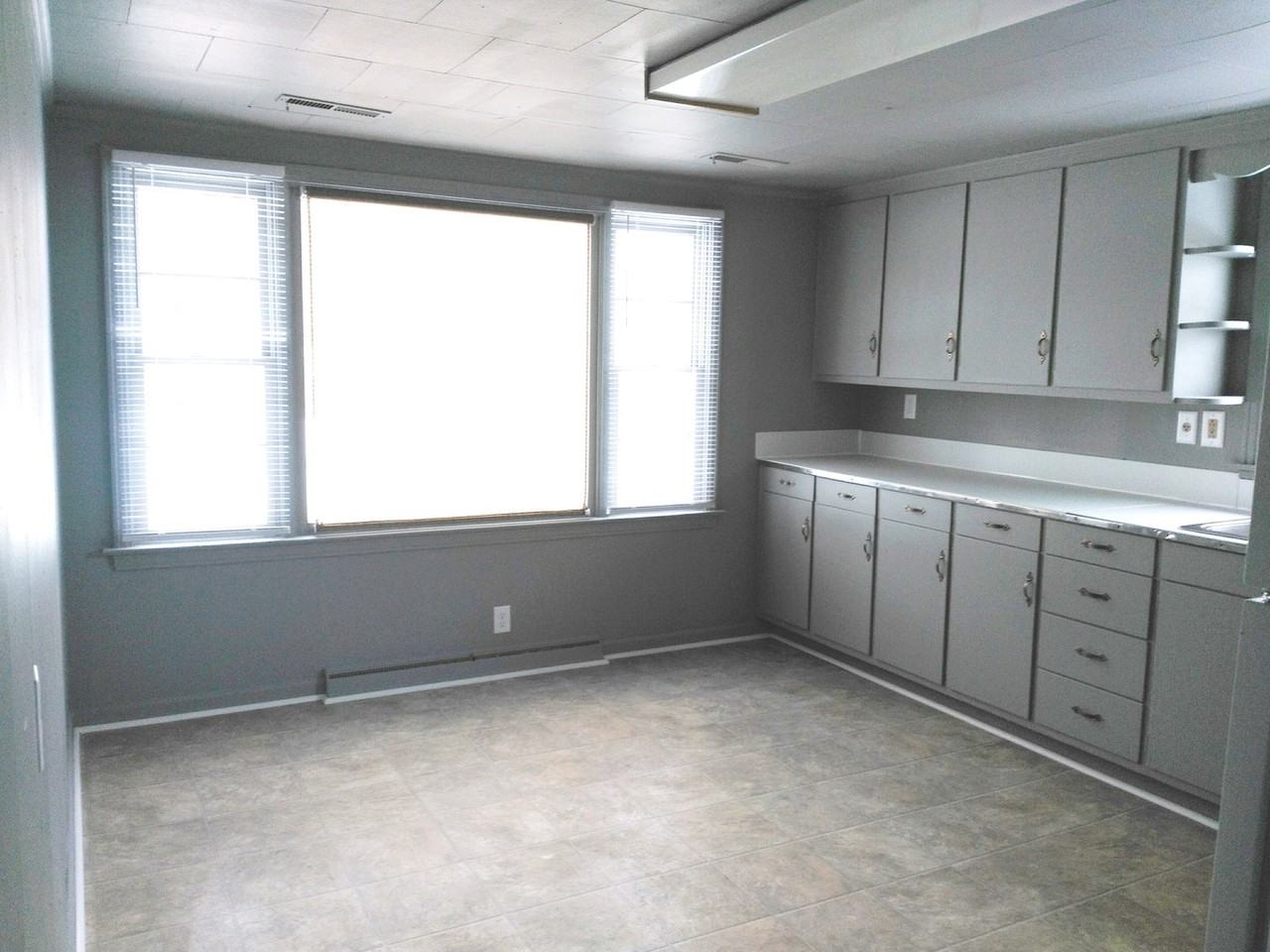 833 Second Street - Photo 3 of 9