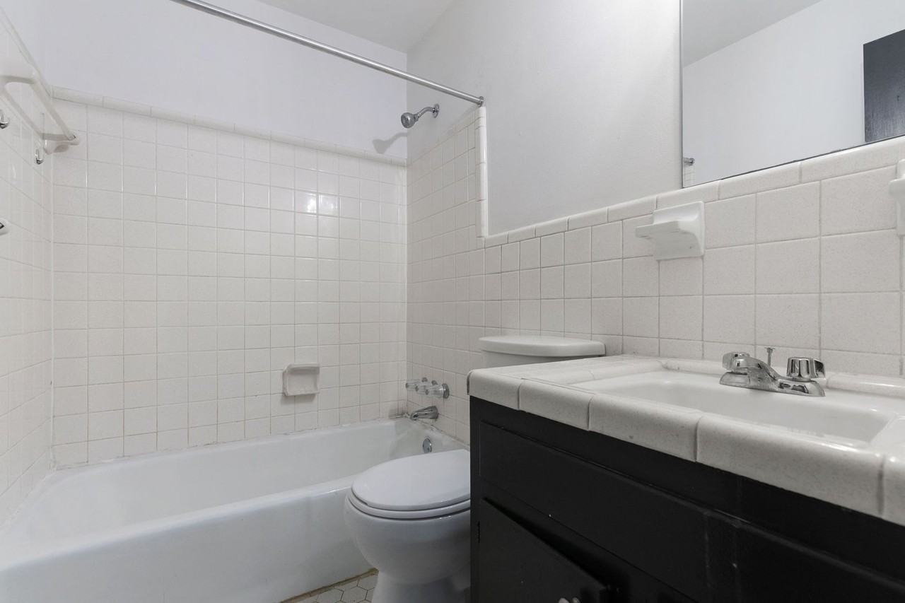 Hillside Manor - Photo 2 of 24