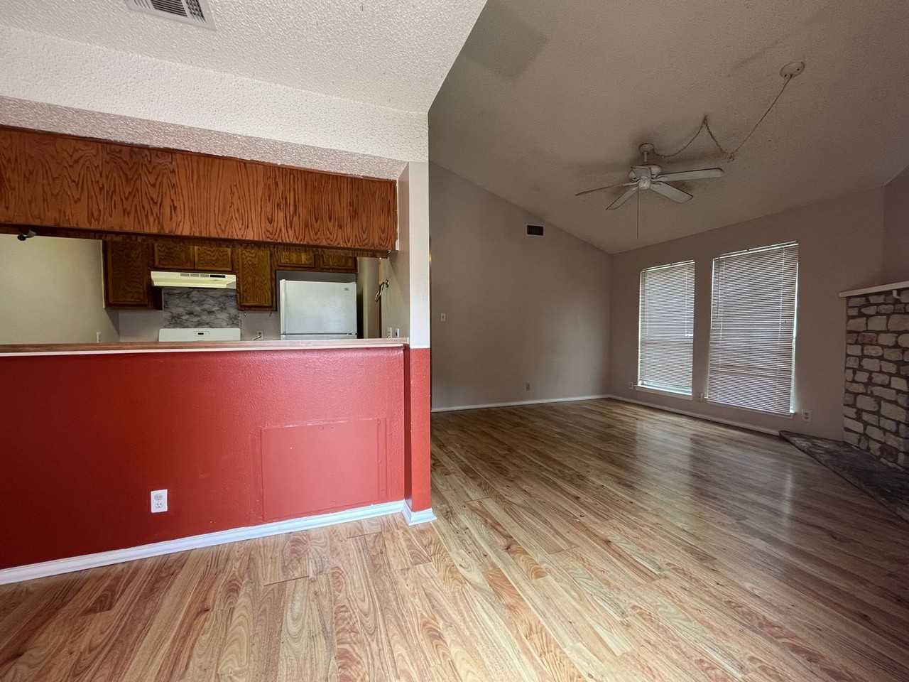 906 Sirocco Drive - Photo 3 of 11