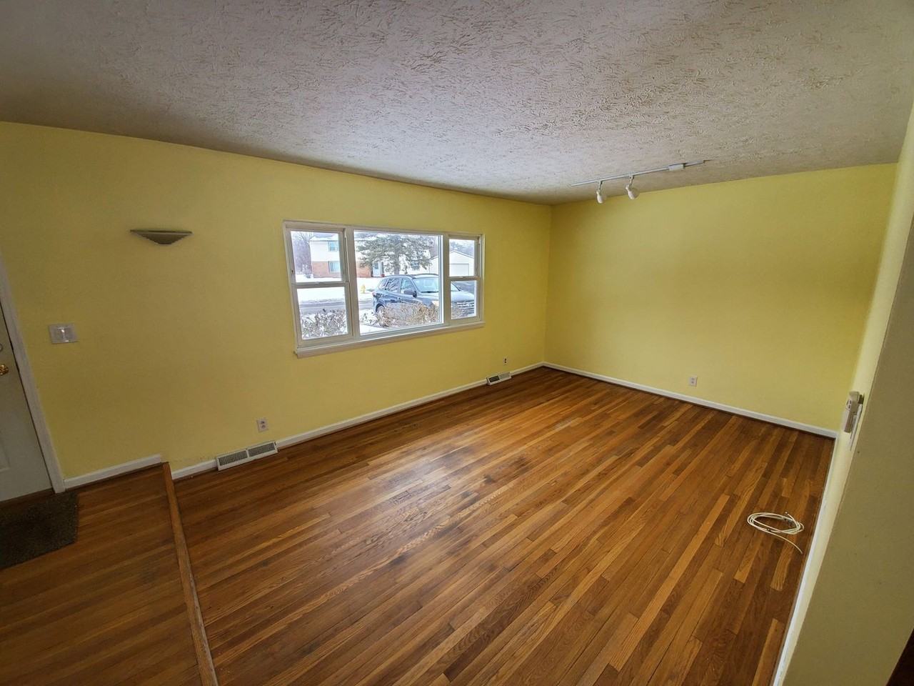 32 Golden Rod Ln - Photo 5 of 12