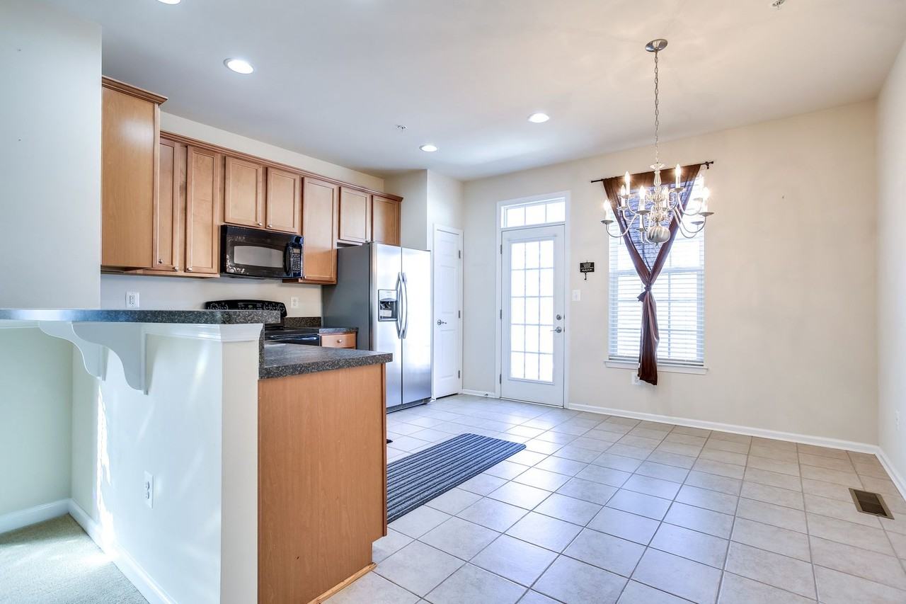 7125 Penny Ln - Photo 3 of 18