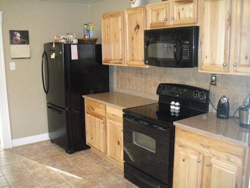 1171 Thomas Ln - Photo 3 of 8