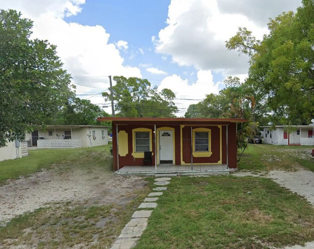 1429 Nw 3rd Ct - Photo 2 of 12
