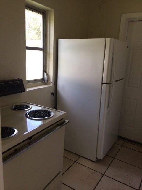 1429 Nw 3rd Ct - Photo 5 of 12