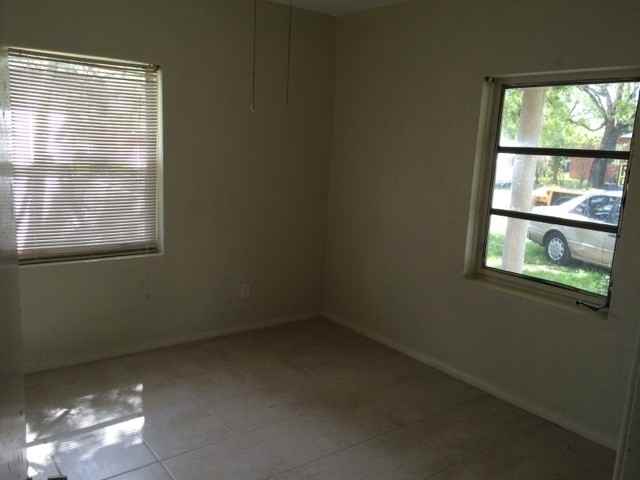 1429 Nw 3rd Ct - Photo 7 of 12