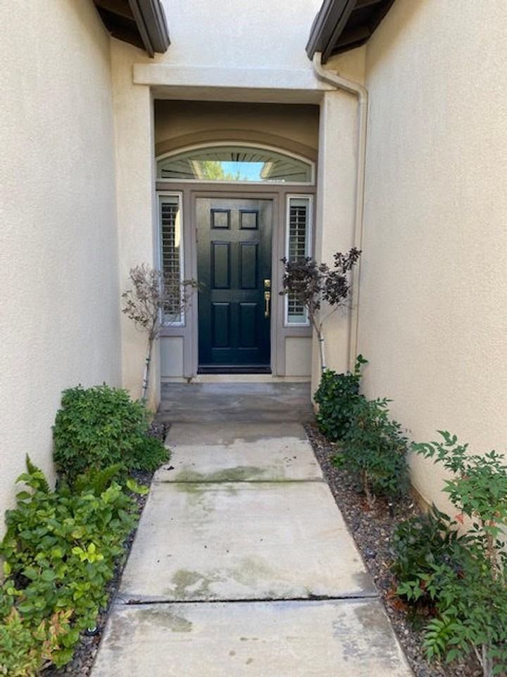 24212 Nobe St - Photo 3 of 18