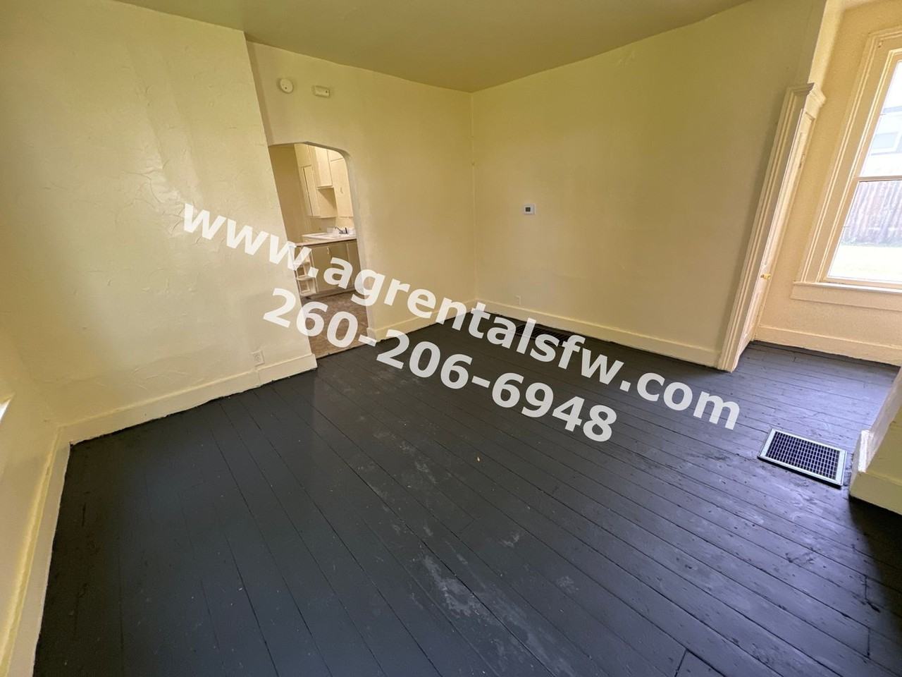 1205 Burgess St - Photo 2 of 12