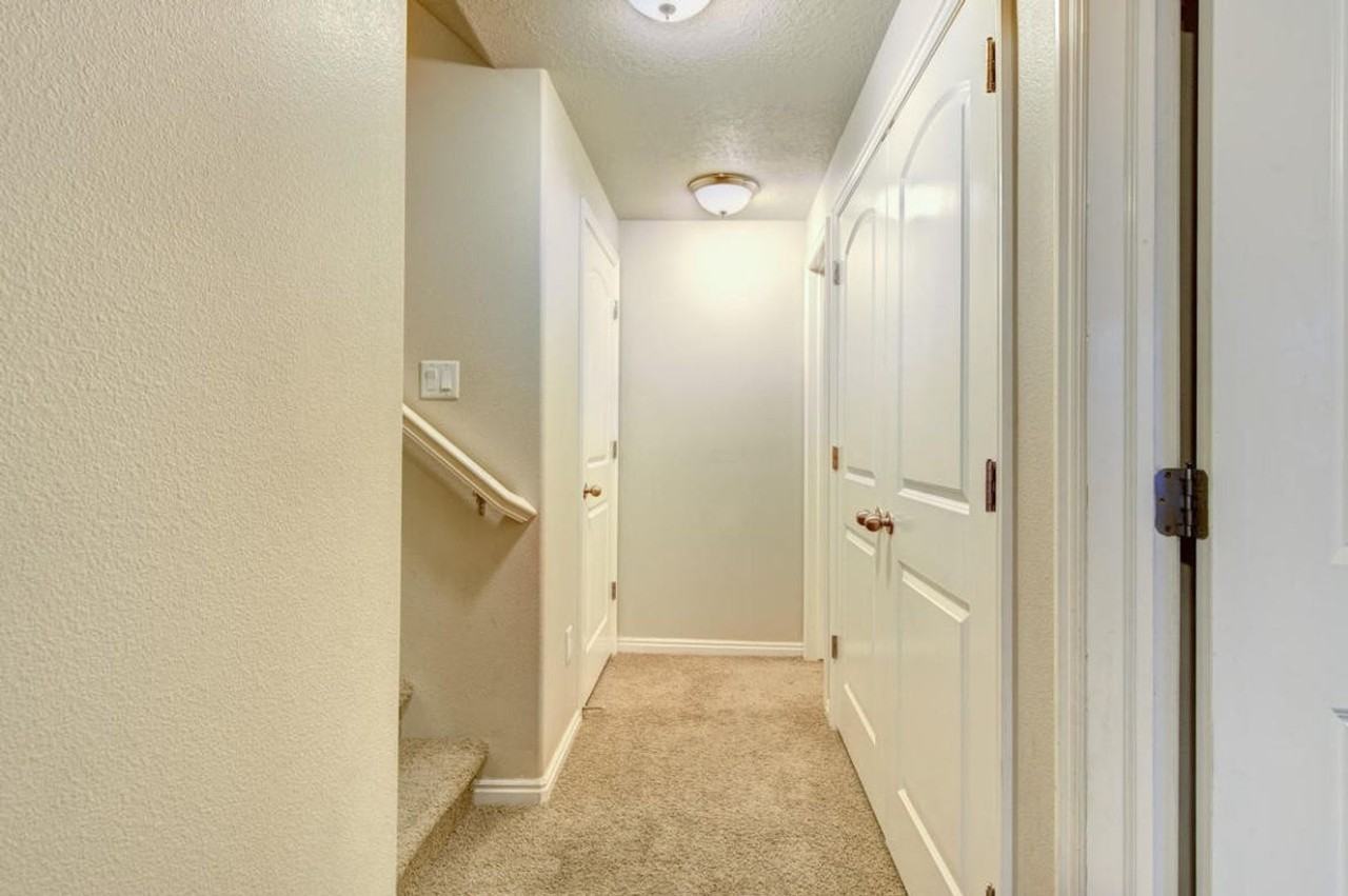 173 E Fiddlers Canyon Rd - Photo 2 of 24