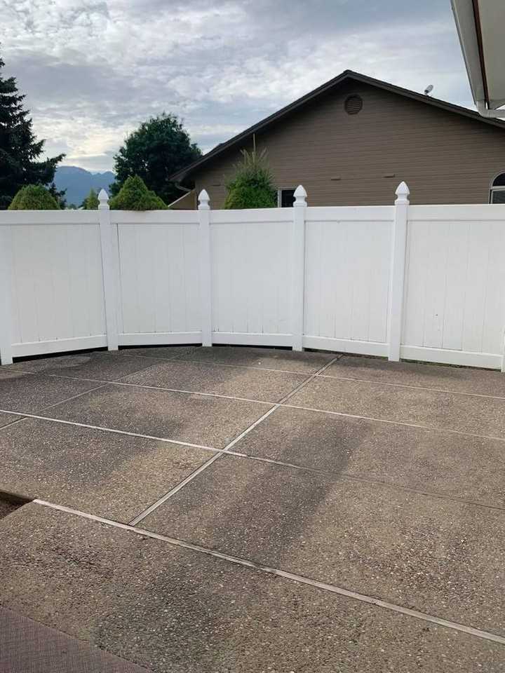 410 Bayview Dr - Photo 2 of 23